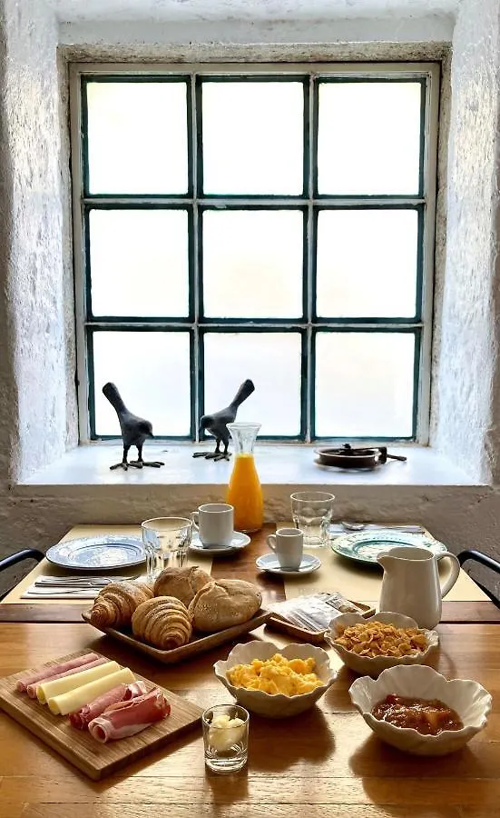 Bed and Breakfast Santa Bica Eat Drink & Sleep Lisboa
