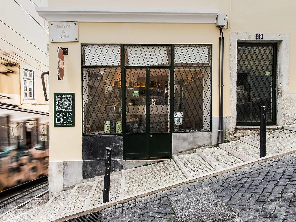 Bed and Breakfast Santa Bica Eat Drink & Sleep Lisboa