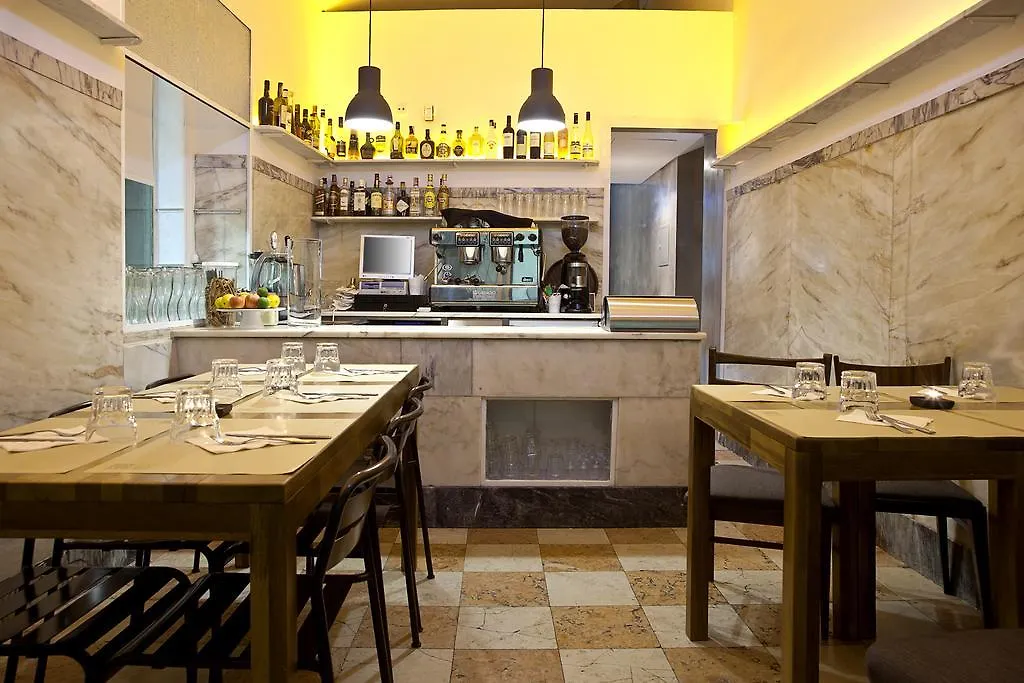 Bed and Breakfast Santa Bica Eat Drink & Sleep Lisboa 2*,