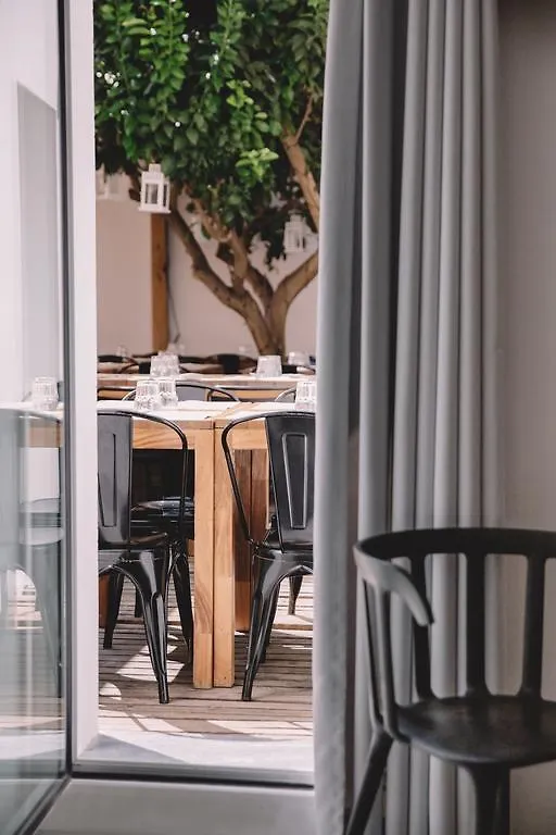 Bed and Breakfast Santa Bica Eat Drink & Sleep Lisboa