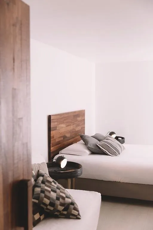 Bed and Breakfast Santa Bica Eat Drink & Sleep Lisboa 2*,