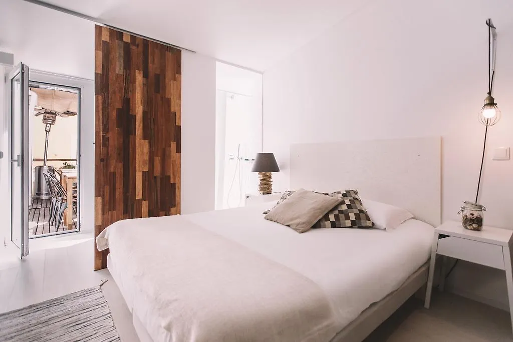 Bed and Breakfast Santa Bica Eat Drink & Sleep Lisboa 2*,  Portugal