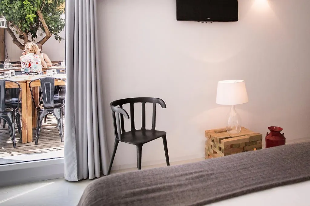 Bed and Breakfast Santa Bica Eat Drink & Sleep Lisboa