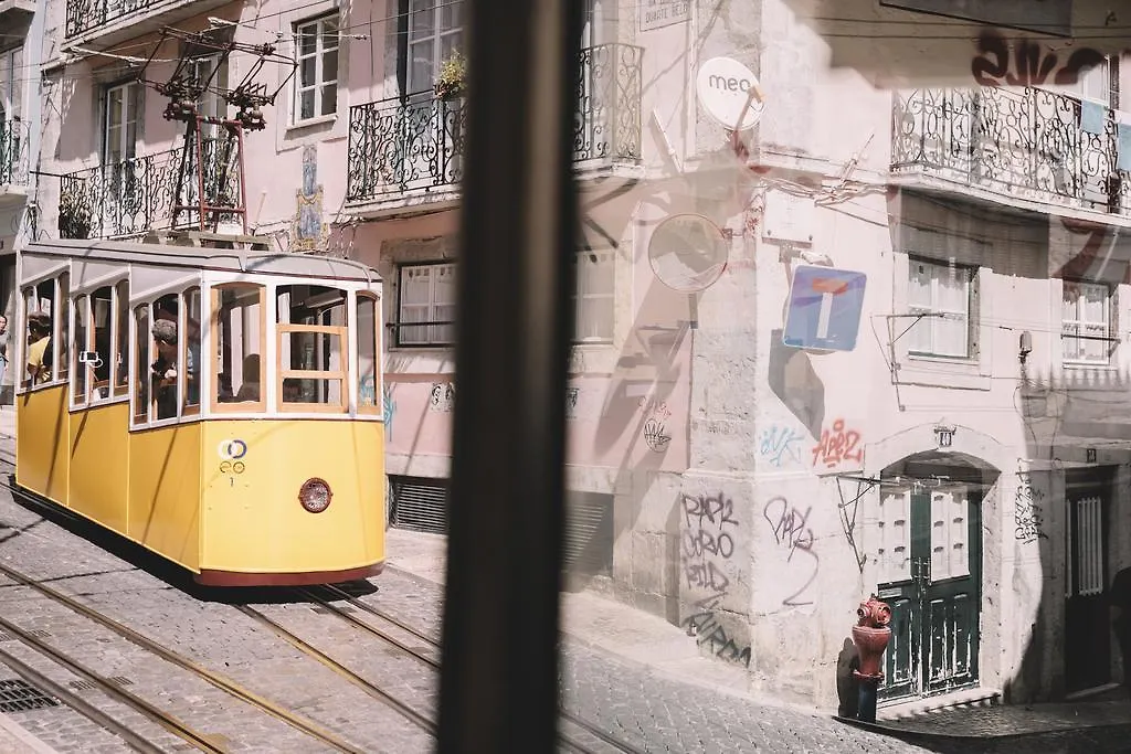 **  Bed and Breakfast Santa Bica Eat Drink & Sleep Lisboa Portugal