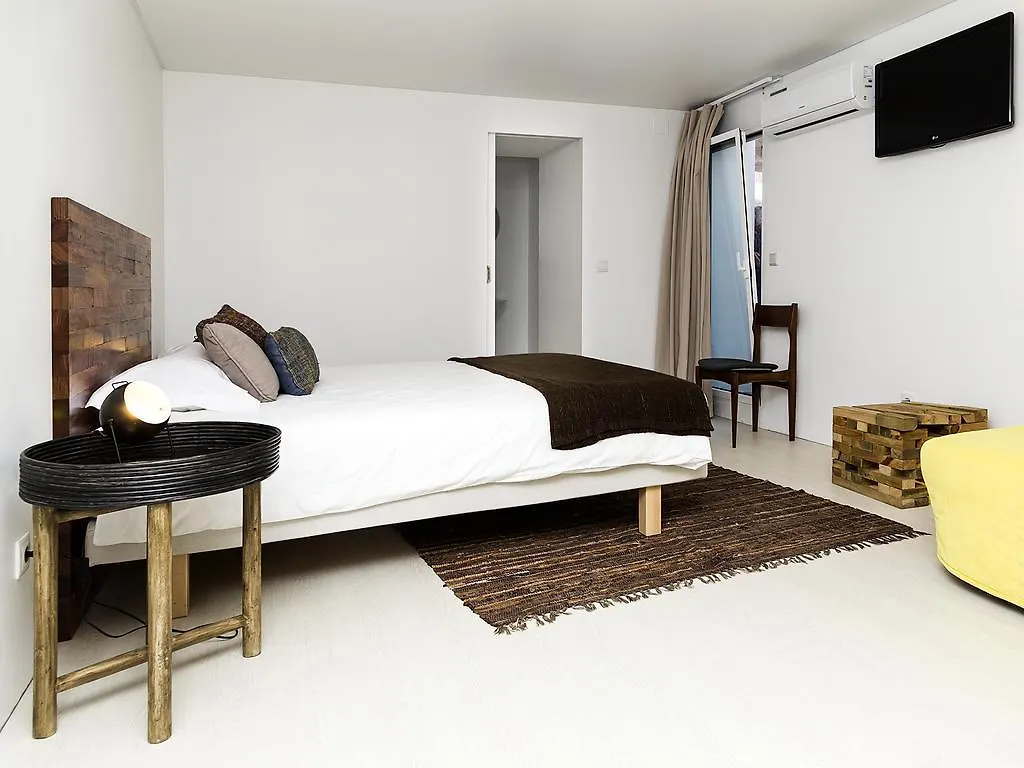 Bed & Breakfast Bed and Breakfast Santa Bica Eat Drink & Sleep Lisboa